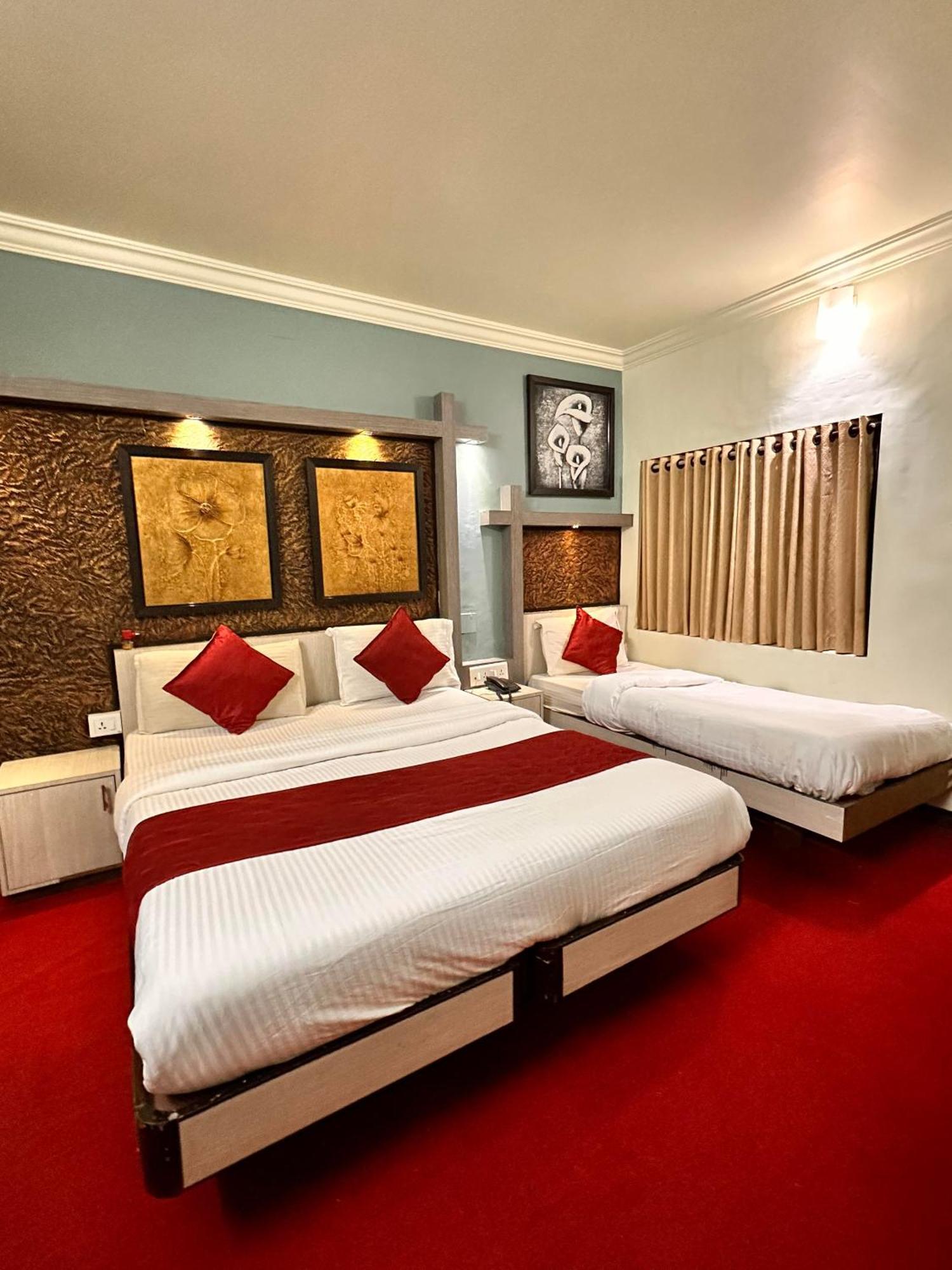 Hotel City Palace Уті Екстер'єр фото